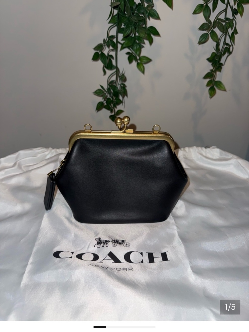 Coach Black Kisslock 14